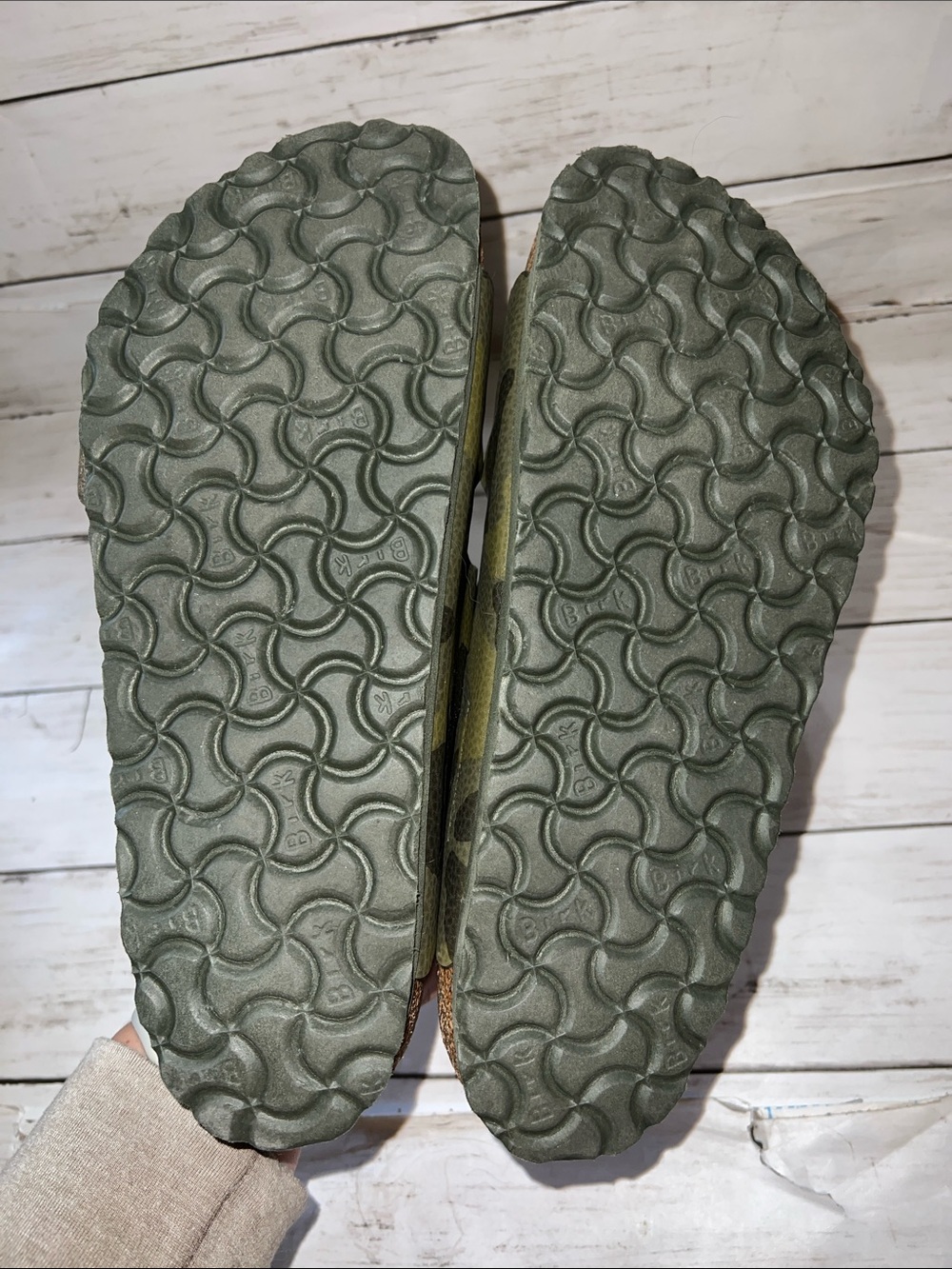 Birkenstock Womens Arizona Camo Green Sz 41 Women’s 10 - Picture 6 of 6